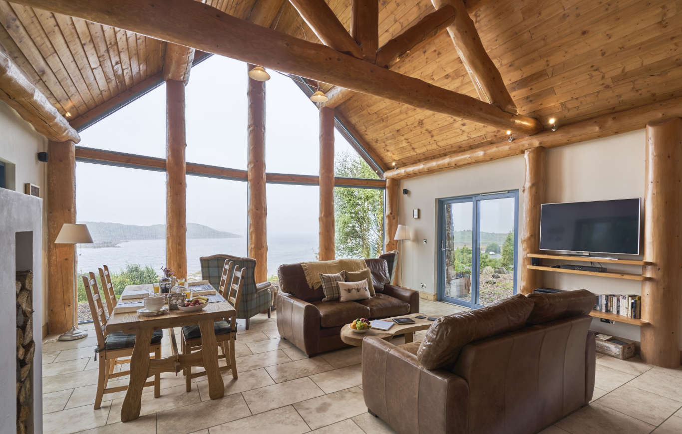 The lounge at Brightwater Lodge