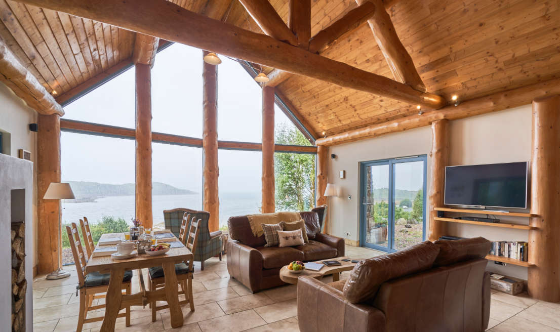 The lounge at Brightwater Lodge
